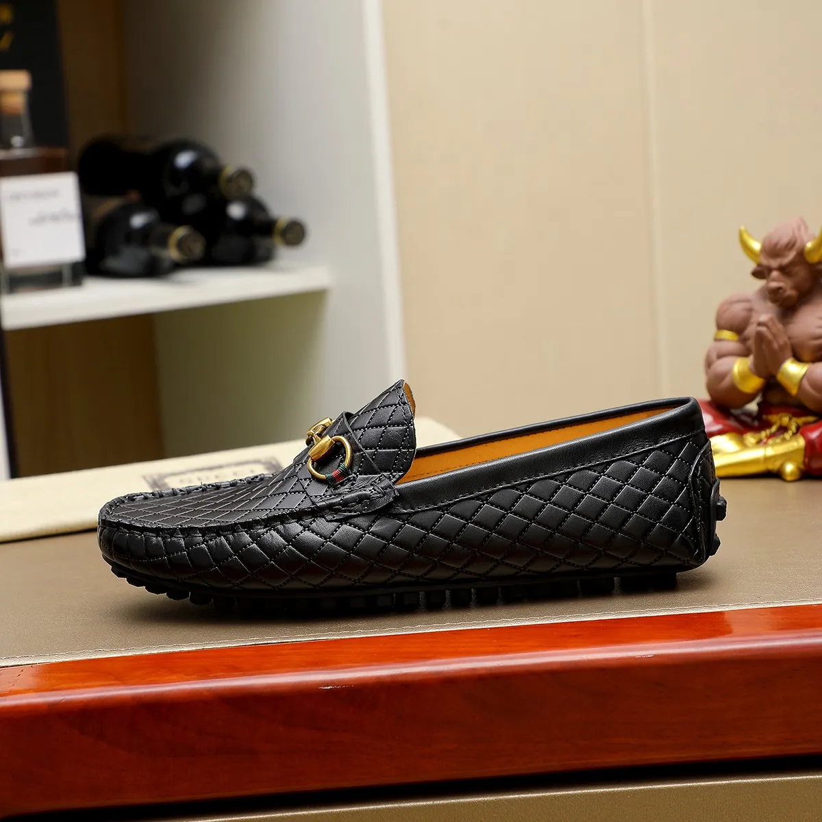 Men's shoes💰380💰🕷🕷️【 GUCCI 】Gucci's best-selling trendy men's casual slip-on shoes 🇨🇳Official website original 1:1 mold 💯Original quality, fine workmanship ☘Fashionable and versatile, perfect shape, comfortable on the feet 🍓Trendy men's recommended model, imported cowhide on the top layer 🎋High-quality pigskin lining, rubber wear-resistant and non-slip outsole, high-end atmosphere, worth owning 🍉Optional 38-44